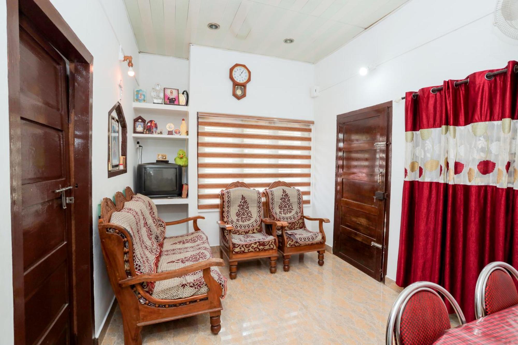 Koonamparayil Home Stay Munnar Anaviratty-Family Only Экстерьер фото
