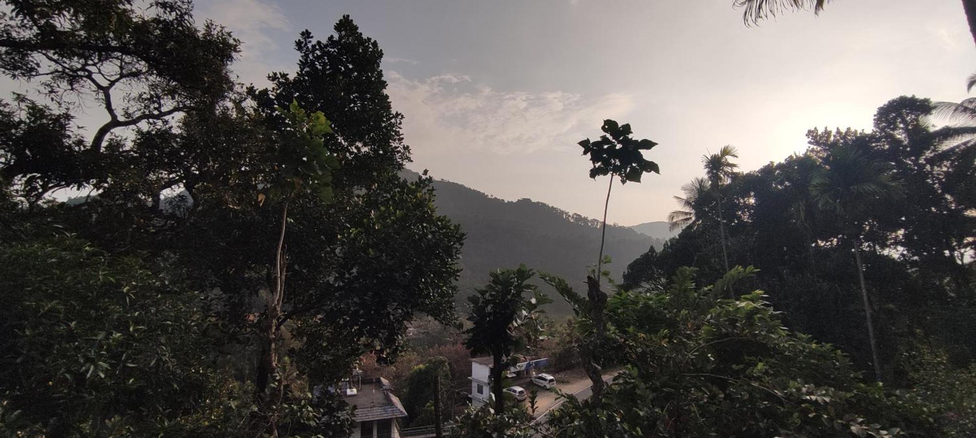 Koonamparayil Home Stay Munnar Anaviratty-Family Only Экстерьер фото