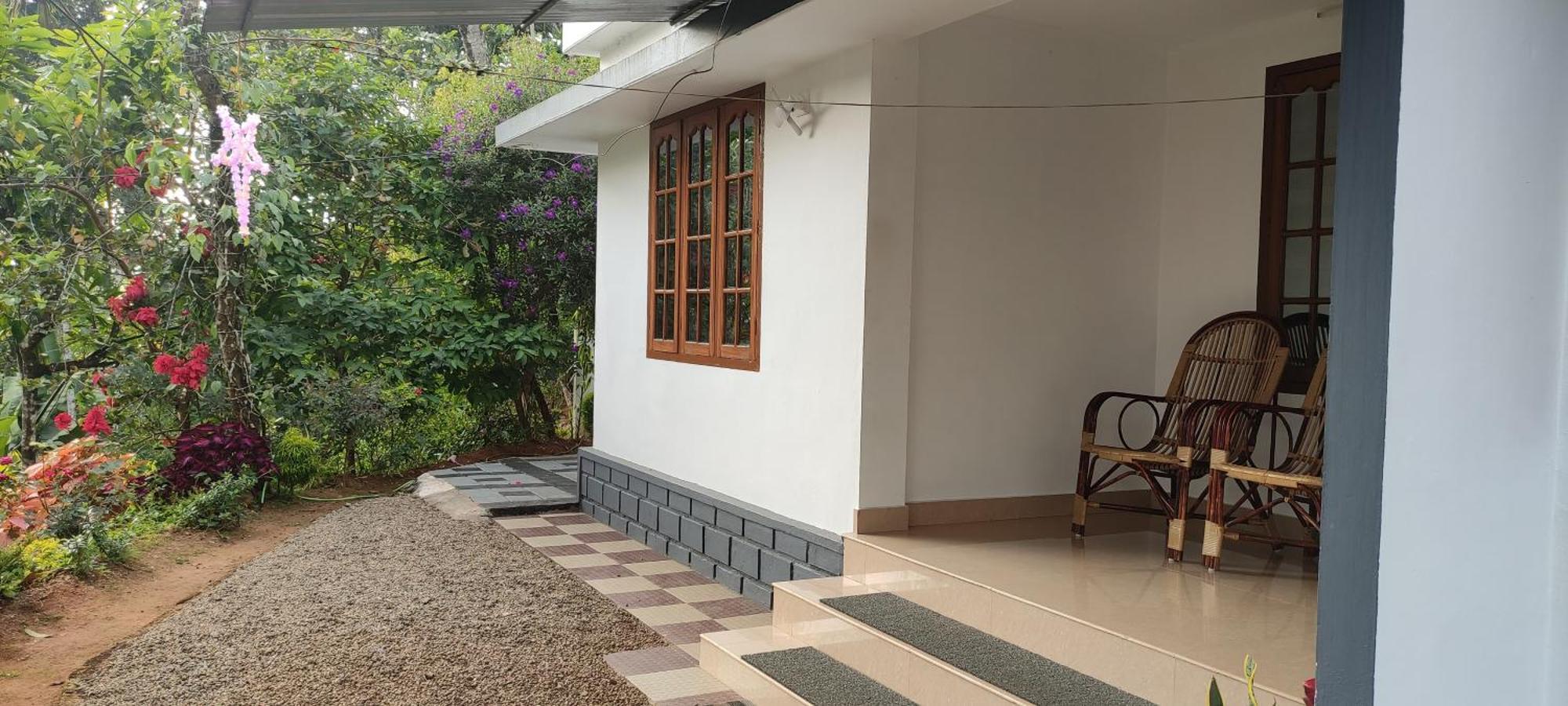 Koonamparayil Home Stay Munnar Anaviratty-Family Only Экстерьер фото
