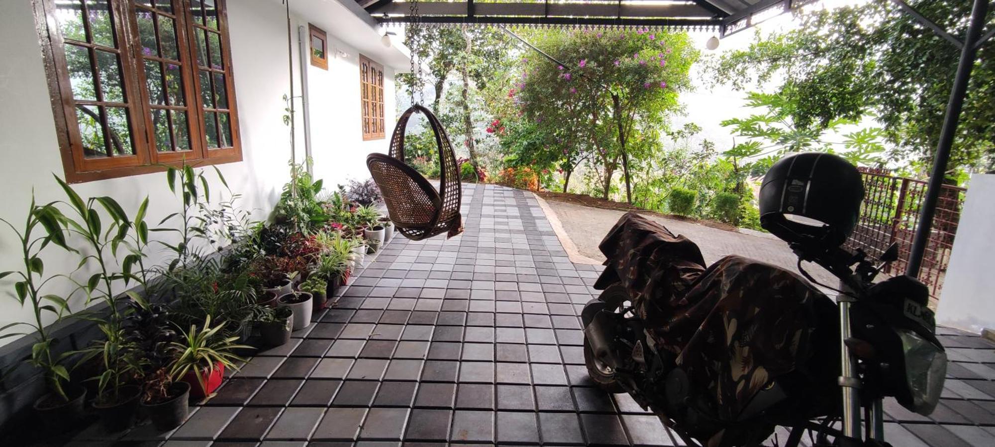 Koonamparayil Home Stay Munnar Anaviratty-Family Only Экстерьер фото