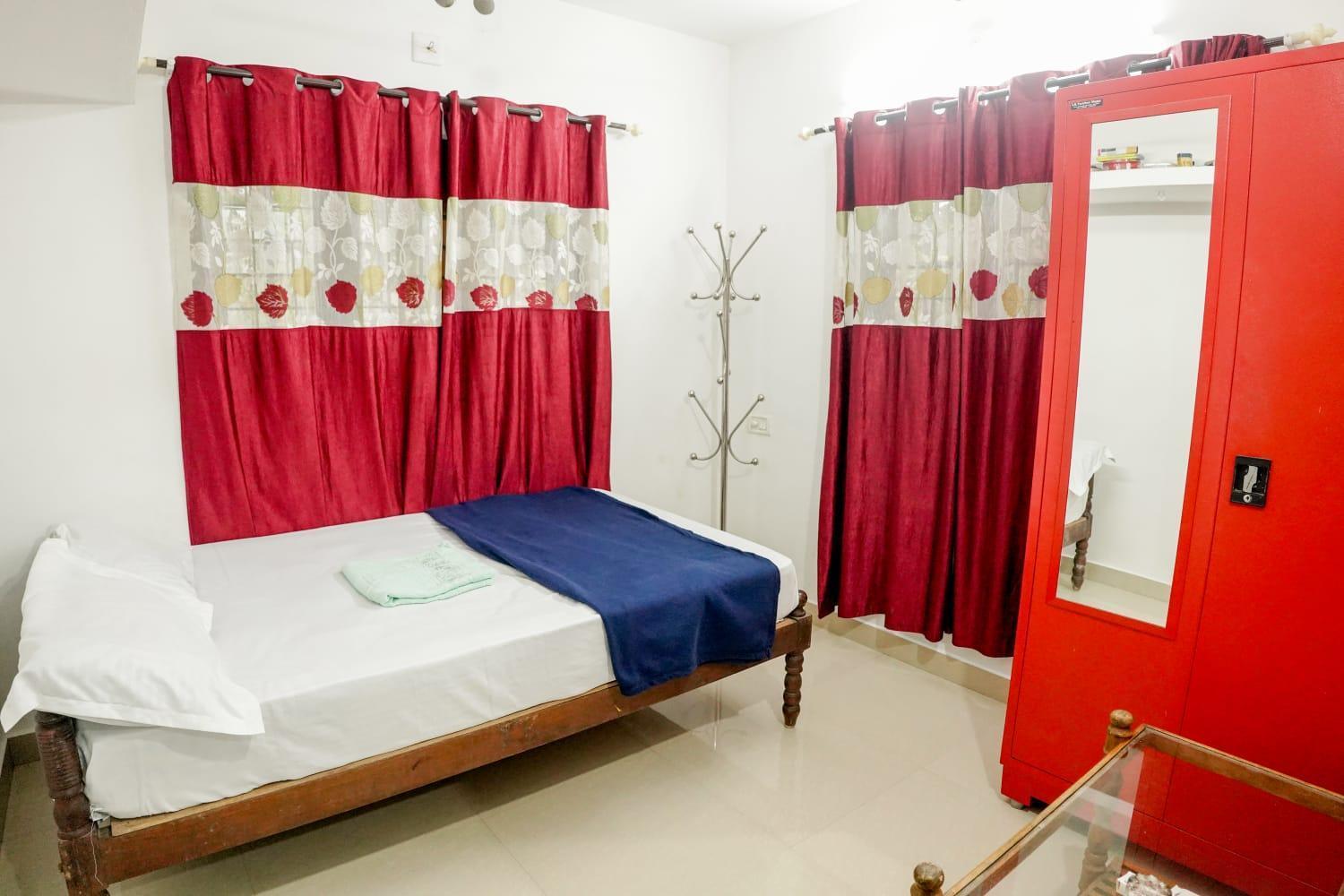 Koonamparayil Home Stay Munnar Anaviratty-Family Only Экстерьер фото