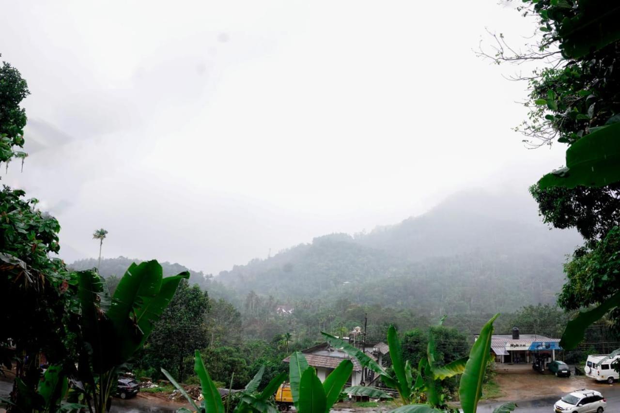 Koonamparayil Home Stay Munnar Anaviratty-Family Only Экстерьер фото