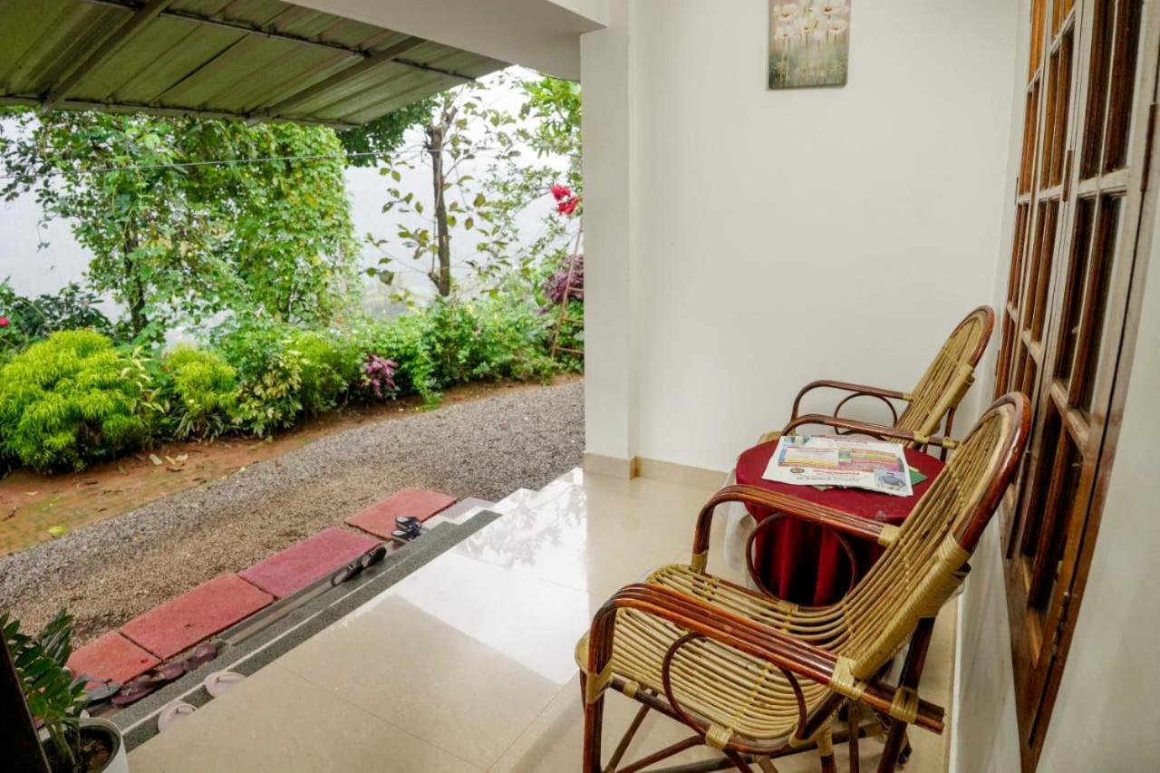 Koonamparayil Home Stay Munnar Anaviratty-Family Only Экстерьер фото